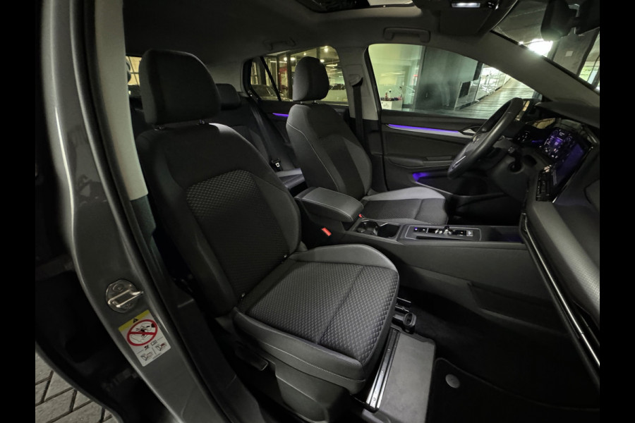 Volkswagen Golf 1.0 eTSI Life Pano|ACC|Lane|Sfeer|Stoelverwarming|Stuurverwarming