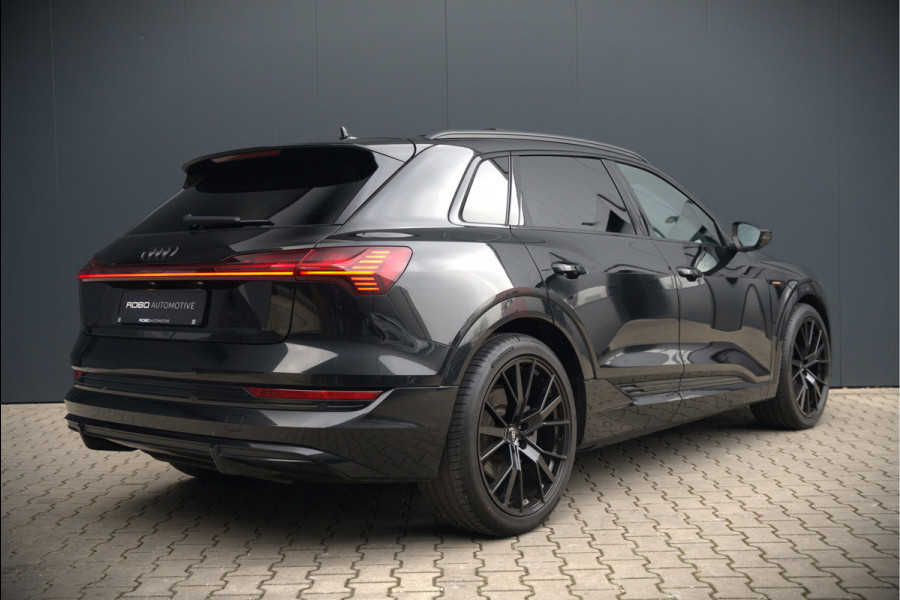 Audi e-tron e-tron 50 quattro Launch edition Black 71 kWh | Black Edition | Panoramadak | Memory Seat | Luchtvering | Adaptive Cruise Control | Keyless | Matrix LED | Trekhaak | Stoelverwarming | NAP |