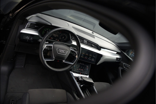 Audi e-tron e-tron 50 quattro Launch edition Black 71 kWh | Black Edition | Panoramadak | Memory Seat | Luchtvering | Adaptive Cruise Control | Keyless | Matrix LED | Trekhaak | Stoelverwarming | NAP |