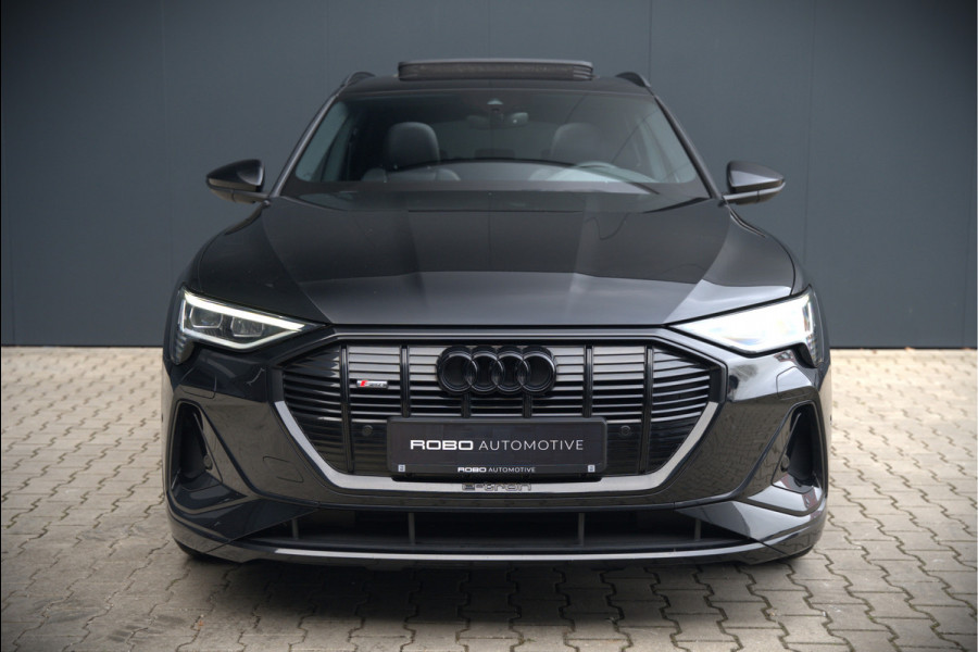 Audi e-tron e-tron 50 quattro Launch edition Black 71 kWh | Black Edition | Panoramadak | Memory Seat | Luchtvering | Adaptive Cruise Control | Keyless | Matrix LED | Trekhaak | Stoelverwarming | NAP |