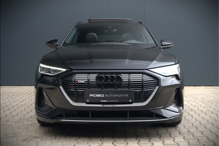 Audi e-tron e-tron 50 quattro Launch edition Black 71 kWh | Black Edition | Panoramadak | Memory Seat | Luchtvering | Adaptive Cruise Control | Keyless | Matrix LED | Trekhaak | Stoelverwarming | NAP |