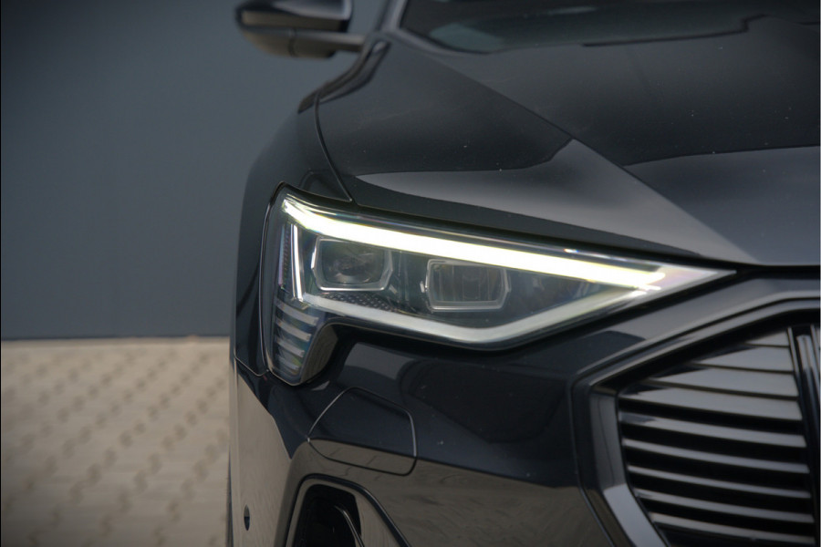 Audi e-tron e-tron 50 quattro Launch edition Black 71 kWh | Black Edition | Panoramadak | Memory Seat | Luchtvering | Adaptive Cruise Control | Keyless | Matrix LED | Trekhaak | Stoelverwarming | NAP |