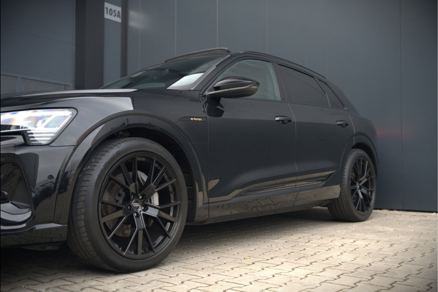 Audi e-tron e-tron 50 quattro Launch edition Black 71 kWh | Black Edition | Panoramadak | Memory Seat | Luchtvering | Adaptive Cruise Control | Keyless | Matrix LED | Trekhaak | Stoelverwarming | NAP |