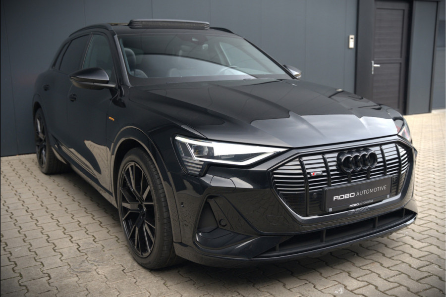 Audi e-tron e-tron 50 quattro Launch edition Black 71 kWh | Black Edition | Panoramadak | Memory Seat | Luchtvering | Adaptive Cruise Control | Keyless | Matrix LED | Trekhaak | Stoelverwarming | NAP |