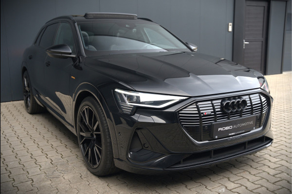 Audi e-tron e-tron 50 quattro Launch edition Black 71 kWh | Black Edition | Panoramadak | Memory Seat | Luchtvering | Adaptive Cruise Control | Keyless | Matrix LED | Trekhaak | Stoelverwarming | NAP |