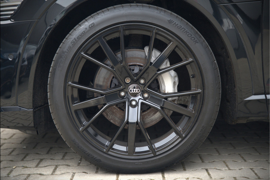 Audi e-tron e-tron 50 quattro Launch edition Black 71 kWh | Black Edition | Panoramadak | Memory Seat | Luchtvering | Adaptive Cruise Control | Keyless | Matrix LED | Trekhaak | Stoelverwarming | NAP |