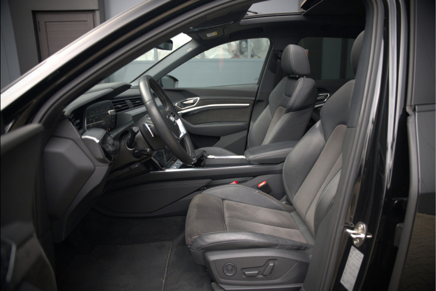Audi e-tron e-tron 50 quattro Launch edition Black 71 kWh | Black Edition | Panoramadak | Memory Seat | Luchtvering | Adaptive Cruise Control | Keyless | Matrix LED | Trekhaak | Stoelverwarming | NAP |