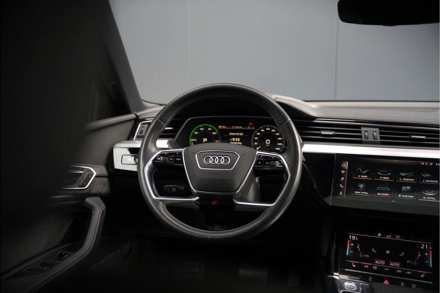 Audi e-tron e-tron 50 quattro Launch edition Black 71 kWh | Black Edition | Panoramadak | Memory Seat | Luchtvering | Adaptive Cruise Control | Keyless | Matrix LED | Trekhaak | Stoelverwarming | NAP |