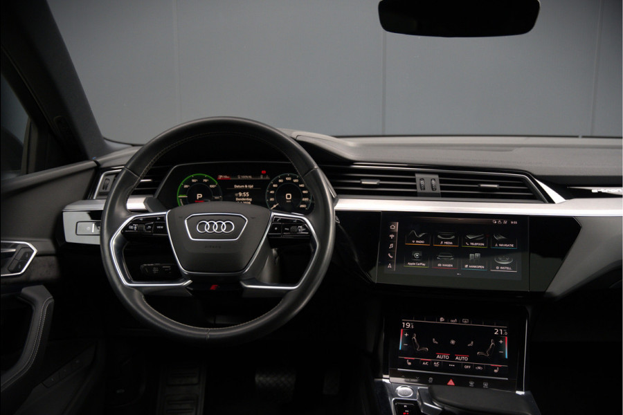 Audi e-tron e-tron 50 quattro Launch edition Black 71 kWh | Black Edition | Panoramadak | Memory Seat | Luchtvering | Adaptive Cruise Control | Keyless | Matrix LED | Trekhaak | Stoelverwarming | NAP |