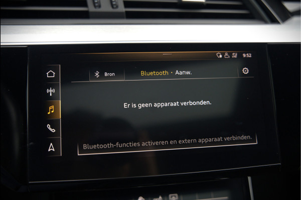 Audi e-tron e-tron 50 quattro Launch edition Black 71 kWh | Black Edition | Panoramadak | Memory Seat | Luchtvering | Adaptive Cruise Control | Keyless | Matrix LED | Trekhaak | Stoelverwarming | NAP |