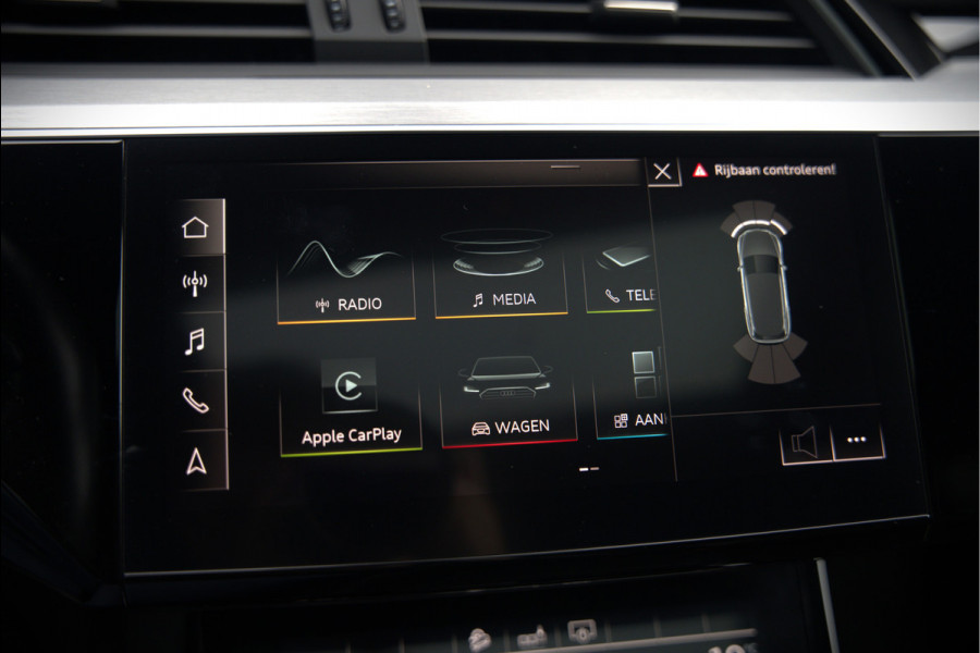 Audi e-tron e-tron 50 quattro Launch edition Black 71 kWh | Black Edition | Panoramadak | Memory Seat | Luchtvering | Adaptive Cruise Control | Keyless | Matrix LED | Trekhaak | Stoelverwarming | NAP |