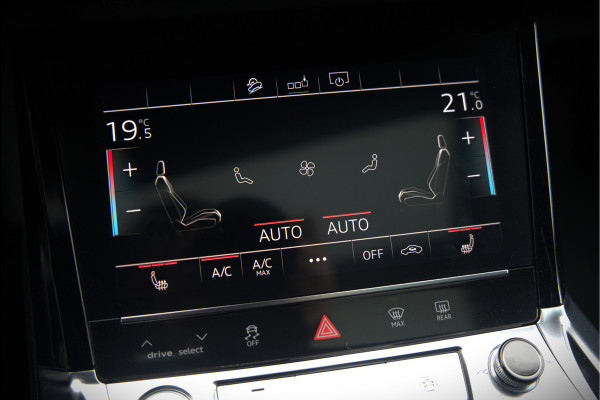 Audi e-tron e-tron 50 quattro Launch edition Black 71 kWh | Black Edition | Panoramadak | Memory Seat | Luchtvering | Adaptive Cruise Control | Keyless | Matrix LED | Trekhaak | Stoelverwarming | NAP |