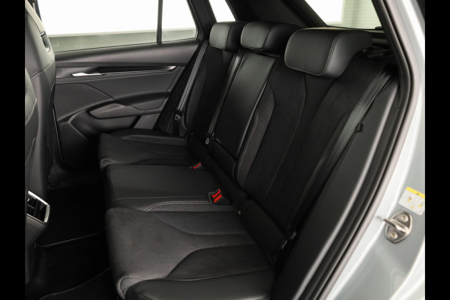 Škoda Elroq 85 Sportline | elektr. achterklep | Matrix LED | Travel Assist | Stuur - en stoelverwarming |