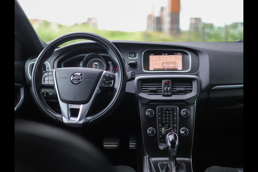 Volvo V40 2.0 D3 R-Design | BTW | Stoelverw. | Camera | Full-LED | Navi