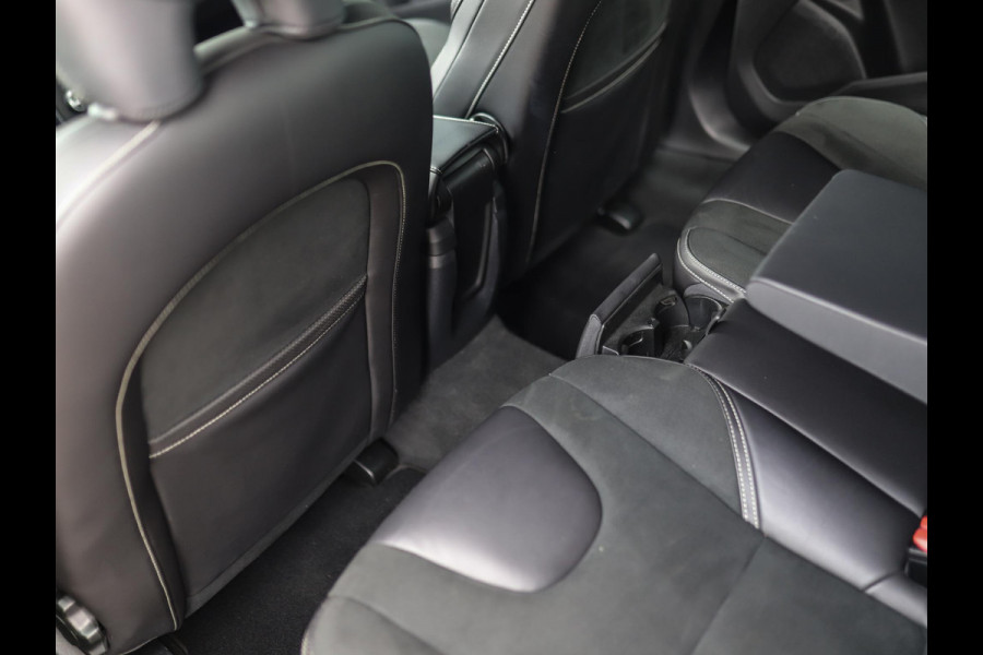 Volvo V40 2.0 D3 R-Design | BTW | Stoelverw. | Camera | Full-LED | Navi