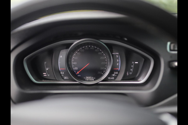 Volvo V40 2.0 D3 R-Design | BTW | Stoelverw. | Camera | Full-LED | Navi