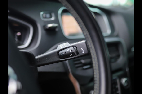 Volvo V40 2.0 D3 R-Design | BTW | Stoelverw. | Camera | Full-LED | Navi