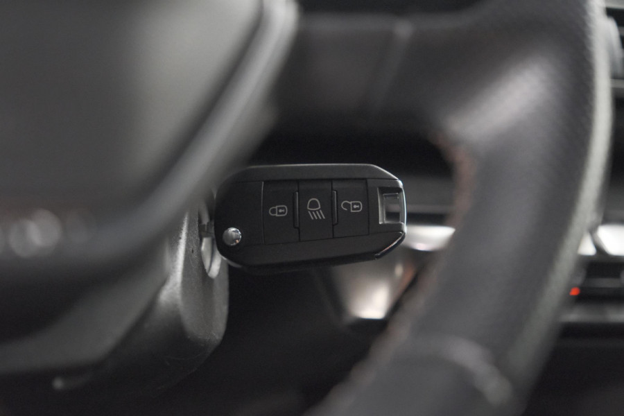 Peugeot 3008 PureTech 130 GT Line Avantage | Trekhaak | 360 Camera | Apple Carplay | Parkeersensoren