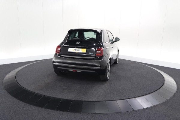 Fiat 500 Icon 42 kWh | SOH 95,7% | Convenience Pack | Camera | Dodehoekdetectie