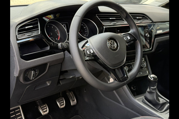 Volkswagen Touran 1.2 TSI Sound BlueMotion Tech - Apple CarPlay / Navigatie I Airco I PDC I Veiligheid pakket I Dealer onderhouden