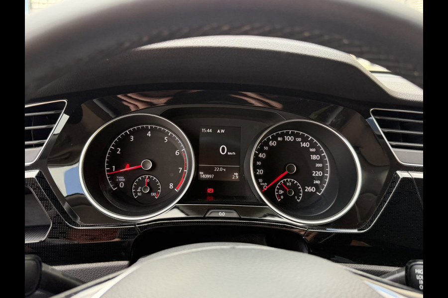 Volkswagen Touran 1.2 TSI Sound BlueMotion Tech - Apple CarPlay / Navigatie I Airco I PDC I Veiligheid pakket I Dealer onderhouden
