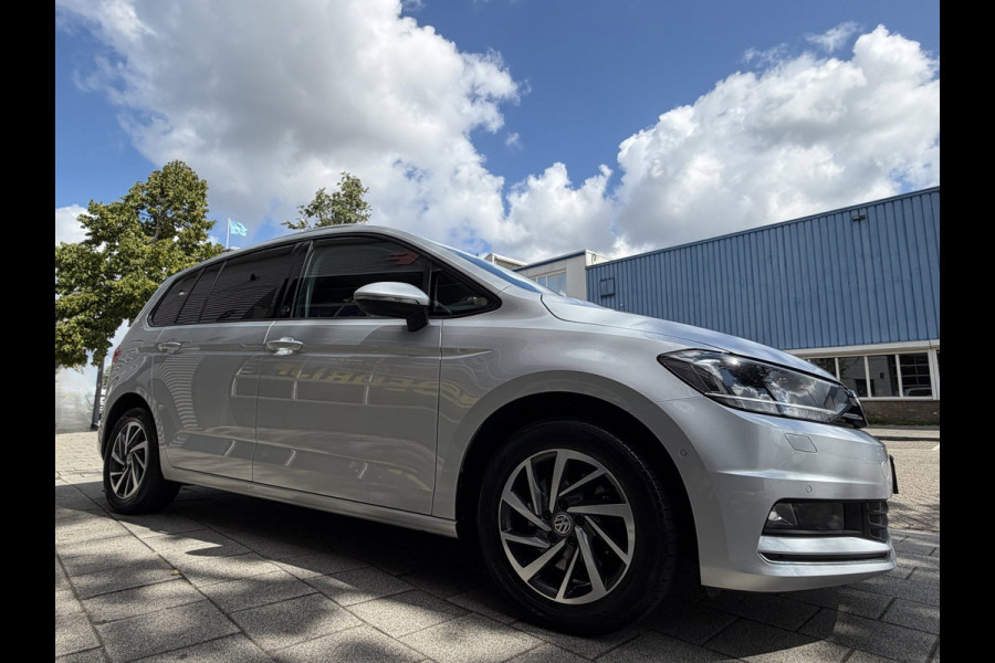 Volkswagen Touran 1.2 TSI Sound BlueMotion Tech - Apple CarPlay / Navigatie I Airco I PDC I Veiligheid pakket I Dealer onderhouden