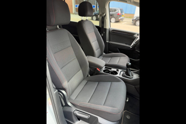 Volkswagen Touran 1.2 TSI Sound BlueMotion Tech - Apple CarPlay / Navigatie I Airco I PDC I Veiligheid pakket I Dealer onderhouden