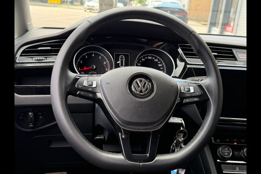 Volkswagen Touran 1.2 TSI Sound BlueMotion Tech - Apple CarPlay / Navigatie I Airco I PDC I Veiligheid pakket I Dealer onderhouden