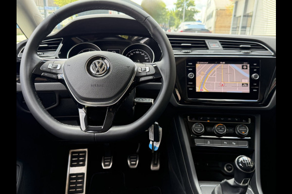 Volkswagen Touran 1.2 TSI Sound BlueMotion Tech - Apple CarPlay / Navigatie I Airco I PDC I Veiligheid pakket I Dealer onderhouden