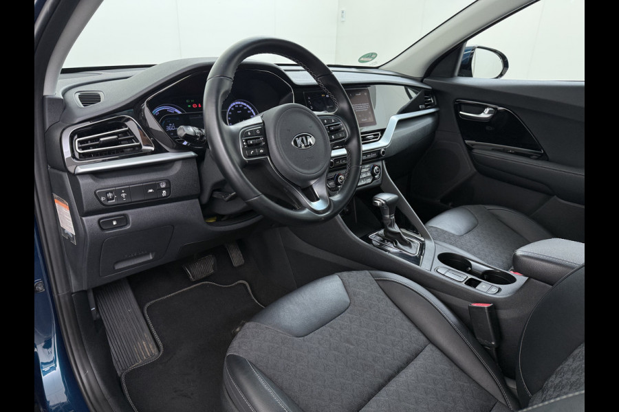 Kia Niro 1.6GDi Hybrid Automaat Trekhaak Adap.Cruise Navi Ecc Camera Apple Carplay Android Auto Pdc DynamicLine Regen-Lichtsensor Led Lmv Isofix DAB Lane Assist ESP 1.300KG Trekgewicht 1e Eigenaar Origineel Nederlandse Auto