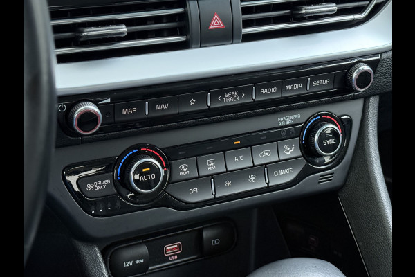 Kia Niro 1.6GDi Hybrid Automaat Trekhaak Adap.Cruise Navi Ecc Camera Apple Carplay Android Auto Pdc DynamicLine Regen-Lichtsensor Led Lmv Isofix DAB Lane Assist ESP 1.300KG Trekgewicht 1e Eigenaar Origineel Nederlandse Auto