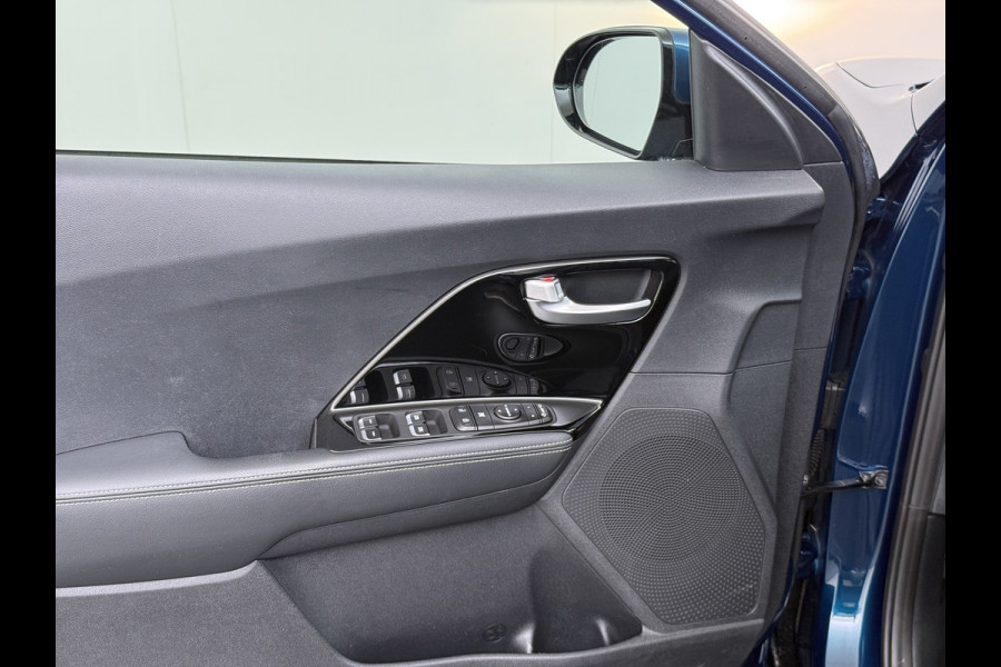 Kia Niro 1.6GDi Hybrid Automaat Trekhaak Adap.Cruise Navi Ecc Camera Apple Carplay Android Auto Pdc DynamicLine Regen-Lichtsensor Led Lmv Isofix DAB Lane Assist ESP 1.300KG Trekgewicht 1e Eigenaar Origineel Nederlandse Auto