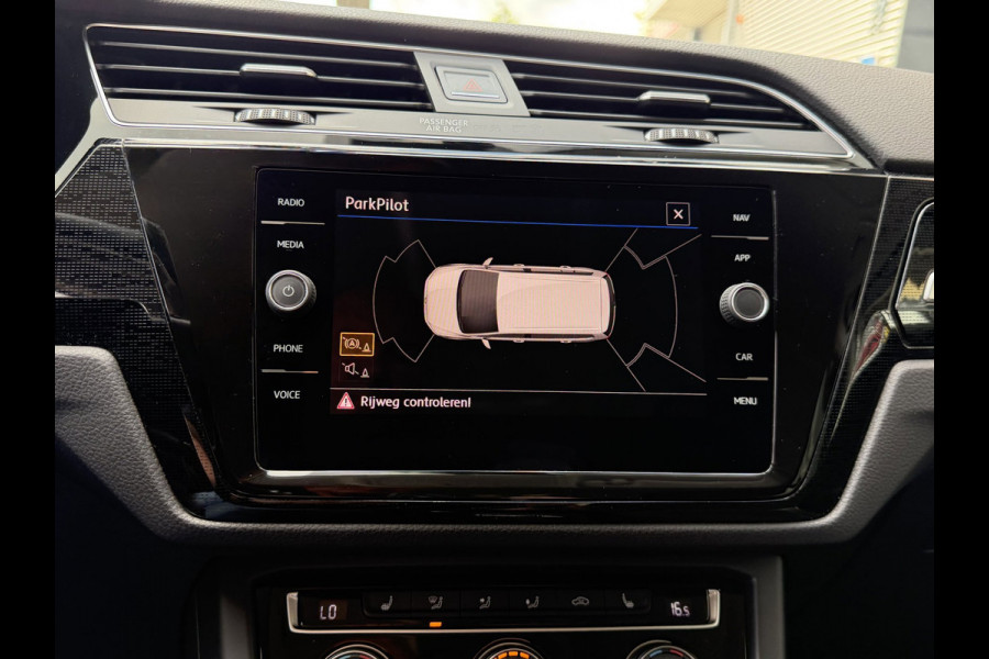 Volkswagen Touran 1.2 TSI Sound BlueMotion Tech - Apple CarPlay / Navigatie I Airco I PDC I Veiligheid pakket I Dealer onderhouden