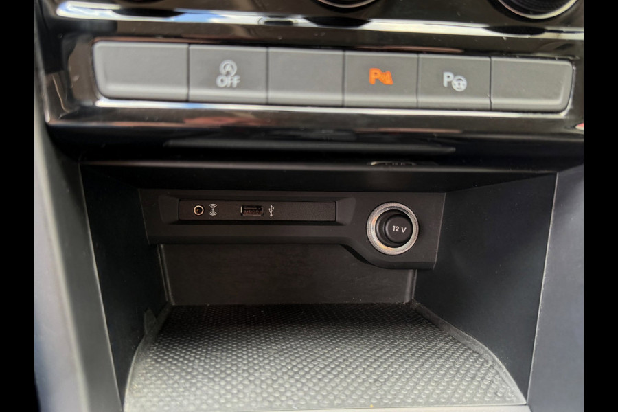 Volkswagen Touran 1.2 TSI Sound BlueMotion Tech - Apple CarPlay / Navigatie I Airco I PDC I Veiligheid pakket I Dealer onderhouden