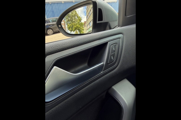 Volkswagen Touran 1.2 TSI Sound BlueMotion Tech - Apple CarPlay / Navigatie I Airco I PDC I Veiligheid pakket I Dealer onderhouden