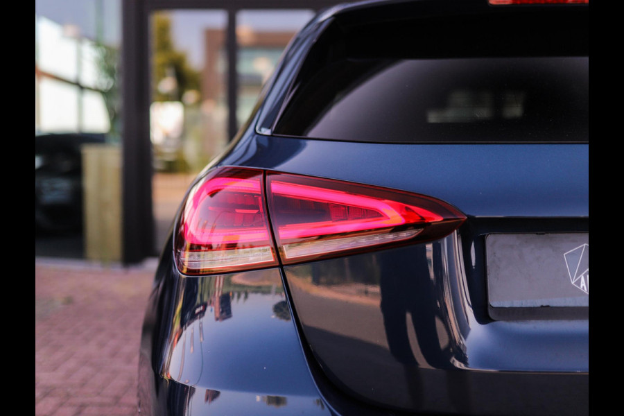 Mercedes-Benz A-Klasse 250 e Business Solution AMG Limited | Stoelverw. | PDC | LED