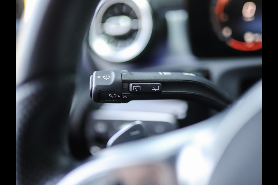 Mercedes-Benz A-Klasse 250 e Business Solution AMG Limited | Stoelverw. | PDC | LED