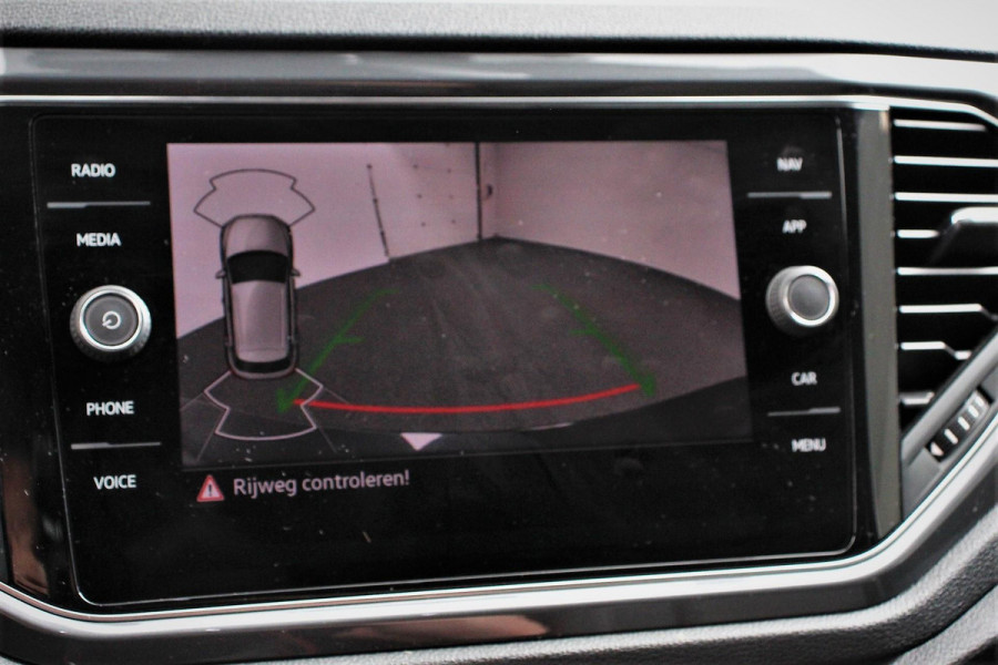 Volkswagen T-Roc 1.5 TSI Sport DSG Navigatie Adaptieve Cruise Control Climate Control Digitale Dashboard Camera 18"Lichtmetalen velgen