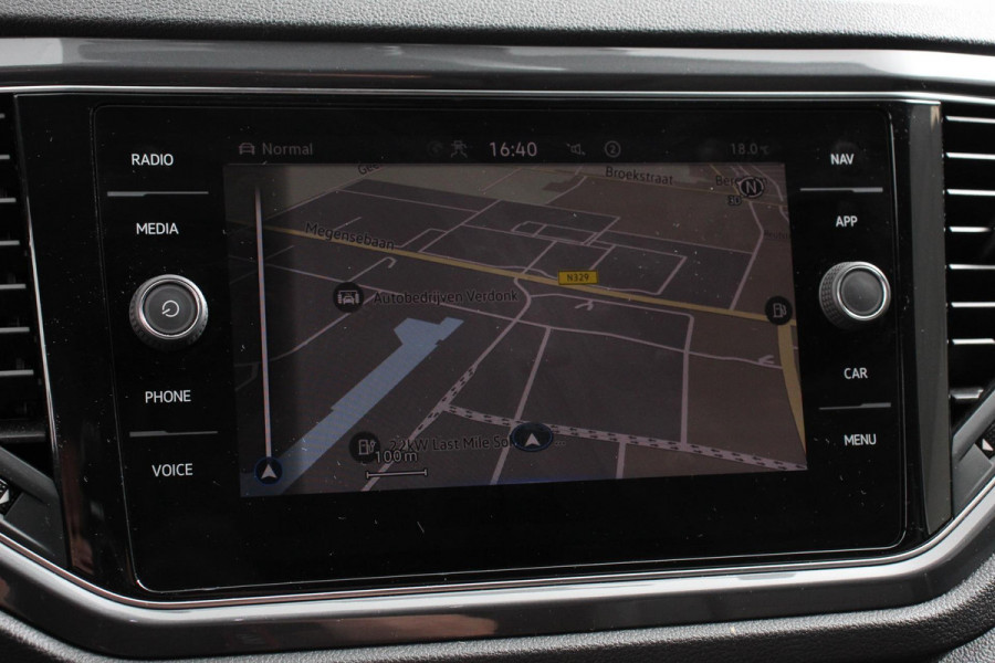 Volkswagen T-Roc 1.5 TSI Sport DSG Navigatie Adaptieve Cruise Control Climate Control Digitale Dashboard Camera 18"Lichtmetalen velgen