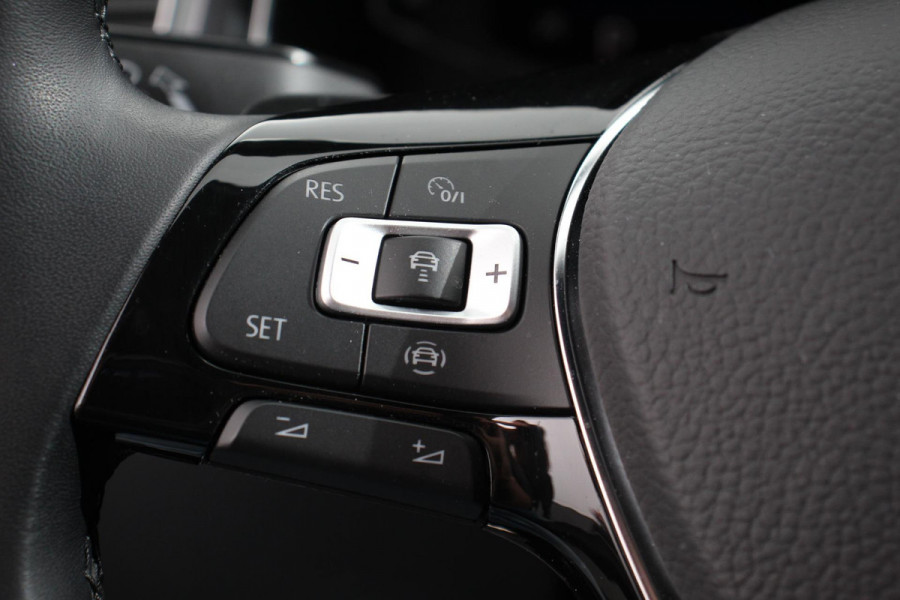 Volkswagen T-Roc 1.5 TSI Sport DSG Navigatie Adaptieve Cruise Control Climate Control Digitale Dashboard Camera 18"Lichtmetalen velgen