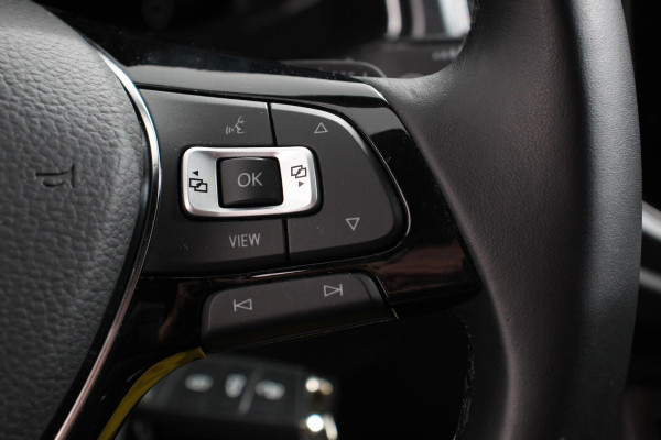 Volkswagen T-Roc 1.5 TSI Sport DSG Navigatie Adaptieve Cruise Control Climate Control Digitale Dashboard Camera 18"Lichtmetalen velgen