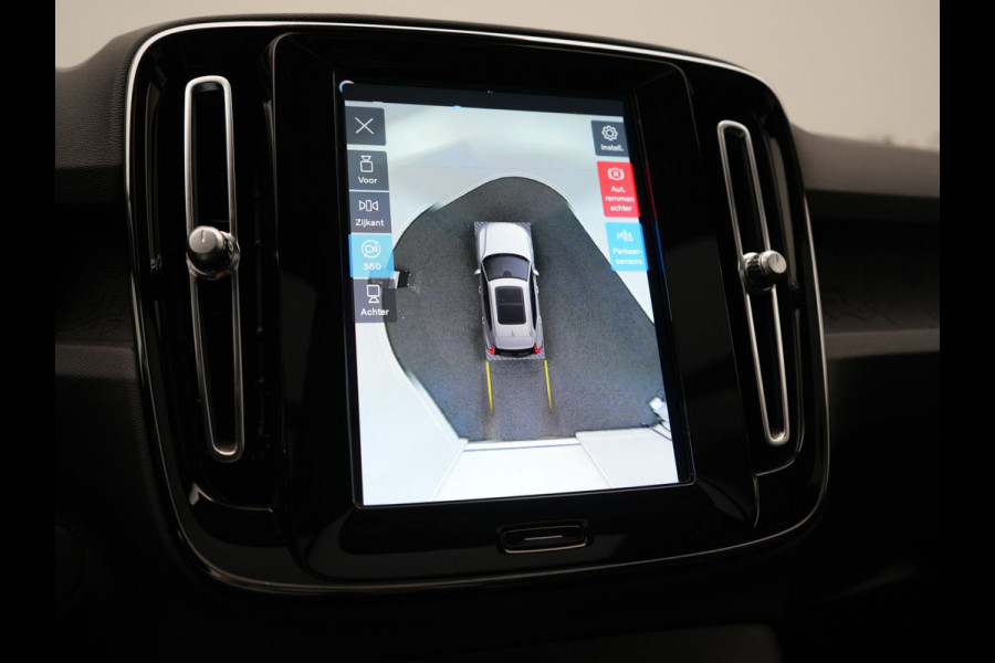 Volvo XC40 Ultimate Recharge Pure 69 kWh 231pk Dealer O.H. | Trekhaak Af Fabriek | Panodak | Adaptive Cruise | 360 Camera | Harman / Kardon | Sportstoelen Memory & Verwarmd | Warmtepomp | Keyless | Blis | Stuur Verwarmd | Google Assistent | DAB |