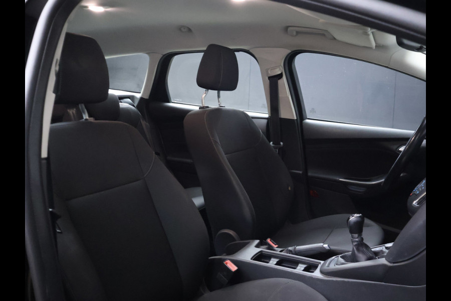 Ford FOCUS Wagon 1.0 Sport Black Edition (APPLE CARPLAY,NAVI,CRUISE,SPORTSTOELEN,LM VELGEN,PDC,GETINT,NETTESTAAT)