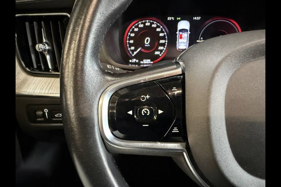 Volvo XC60 2.0 T8 Twin Engine AWD Inscription | Panoramadak | Leder | Head-Up | Camera | Adapt. cruise | Stoelverwarming