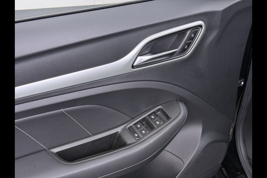 MG Mg Zs EV Luxury 45kWh SOH 92% Panorama-Schuifdak Leder+Verwrmd Trekhaak Adap.Cruise Camera Navi Apple Carplay Android Auto Elek.Stoel  Airco Privacy Glas Isofix DAB Lmv 17" Keyless 1e Eigenaar Dealeronderhouden