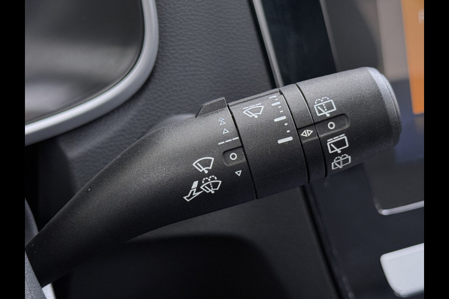 MG Mg Zs EV Luxury 45kWh SOH 92% Panorama-Schuifdak Leder+Verwrmd Trekhaak Adap.Cruise Camera Navi Apple Carplay Android Auto Elek.Stoel  Airco Privacy Glas Isofix DAB Lmv 17" Keyless 1e Eigenaar Dealeronderhouden