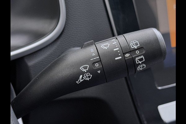 MG Mg Zs EV Luxury 45kWh SOH 92% Panorama-Schuifdak Leder+Verwrmd Trekhaak Adap.Cruise Camera Navi Apple Carplay Android Auto Elek.Stoel  Airco Privacy Glas Isofix DAB Lmv 17" Keyless 1e Eigenaar Dealeronderhouden