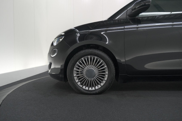 Fiat 500 Icon 42 kWh | SOH 95,7% | Convenience Pack | Camera | Dodehoekdetectie