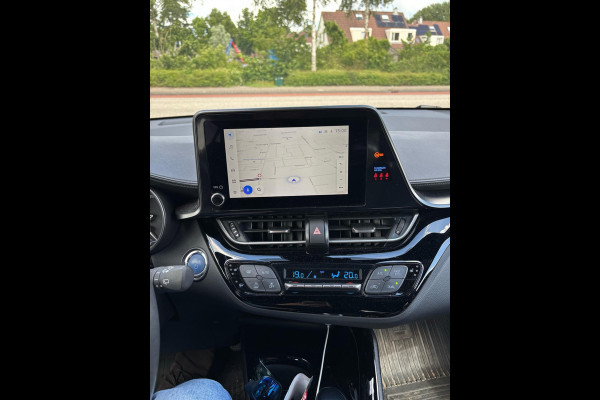 Toyota C-HR 1.8 Hybrid GR-Sport | Adaptieve Cruise Control | Camera | Stoel & Voorruitverwarming
