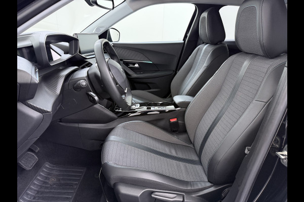 Peugeot e-2008 EV Blue Allure 50kWh SOH 95% 3D-Navi 360°Camera Apple Carplay Android Auto Ecc Cruise Control Regen-Lichtsensor Privacy Glas Lmv Led Isofix Bluetooth Lane Assist USB Origineel Nederlandse Auto